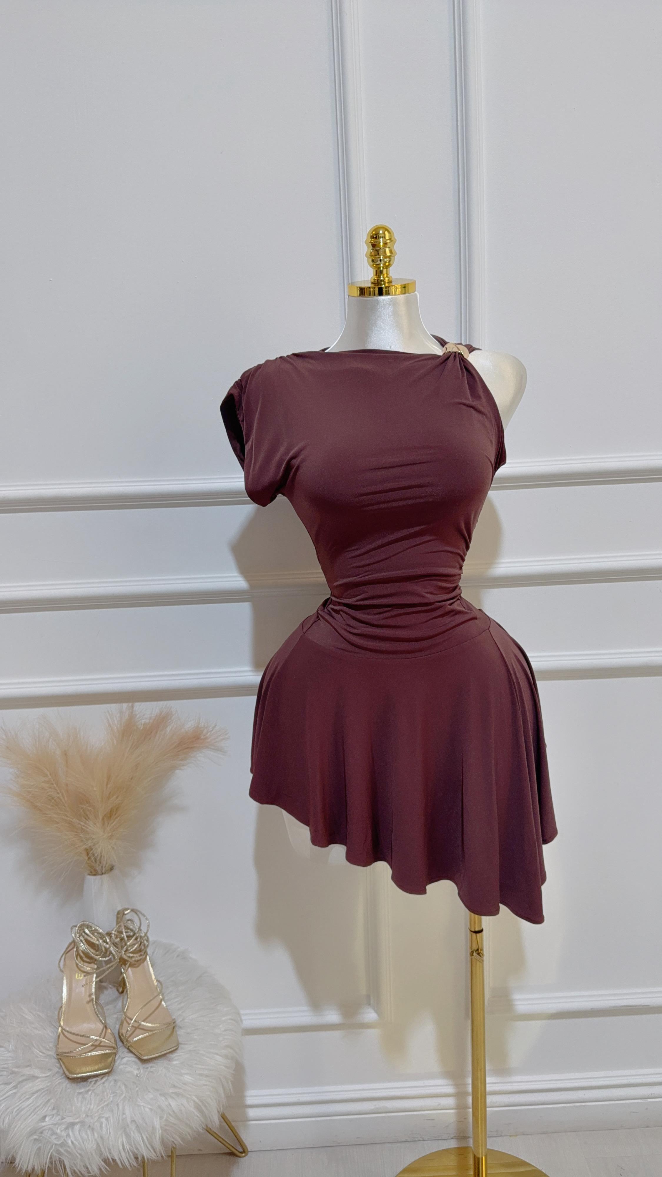 Vestido Corto Con Escote
