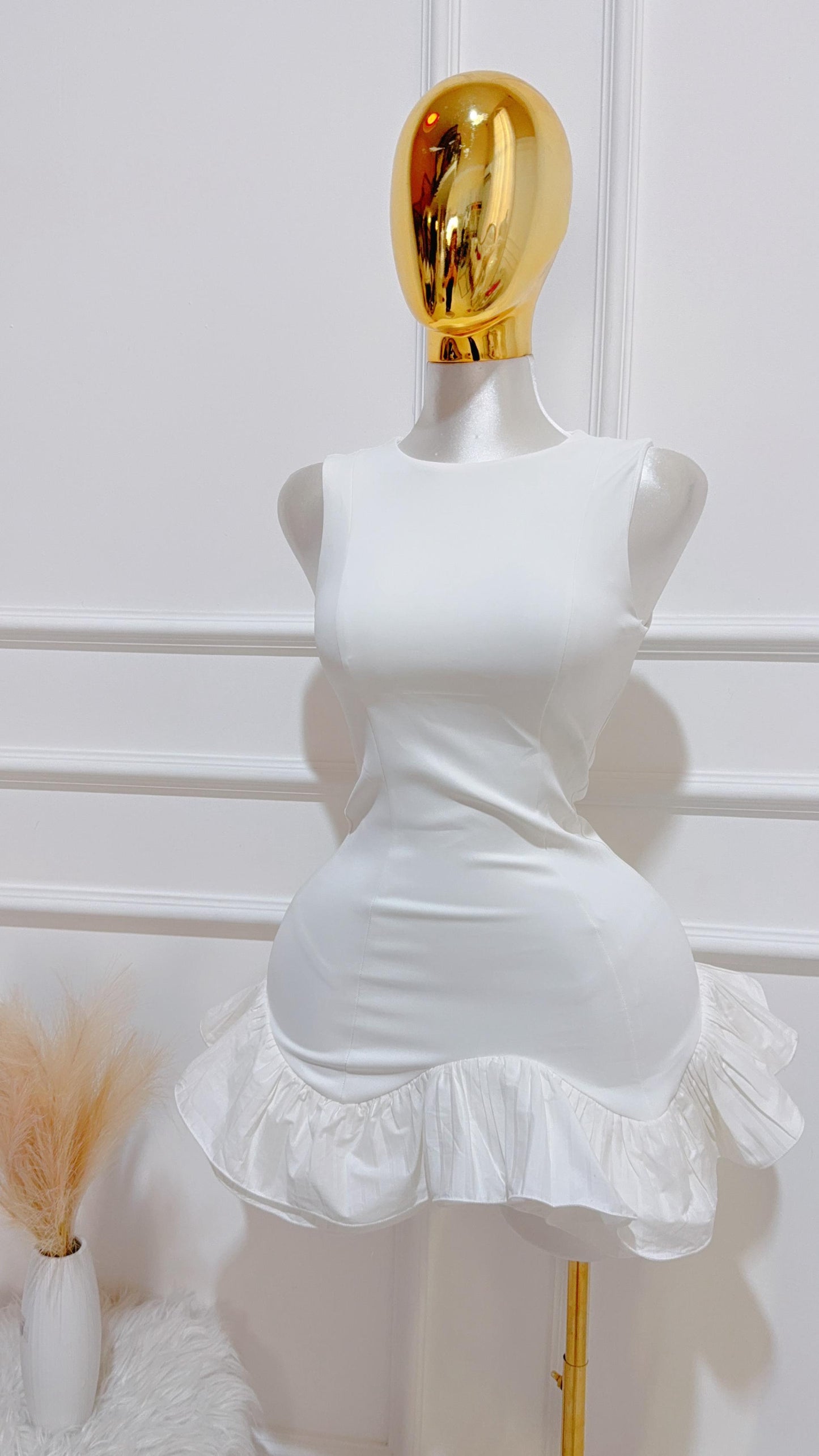 Vestido Bajo Con Volantes Blanco