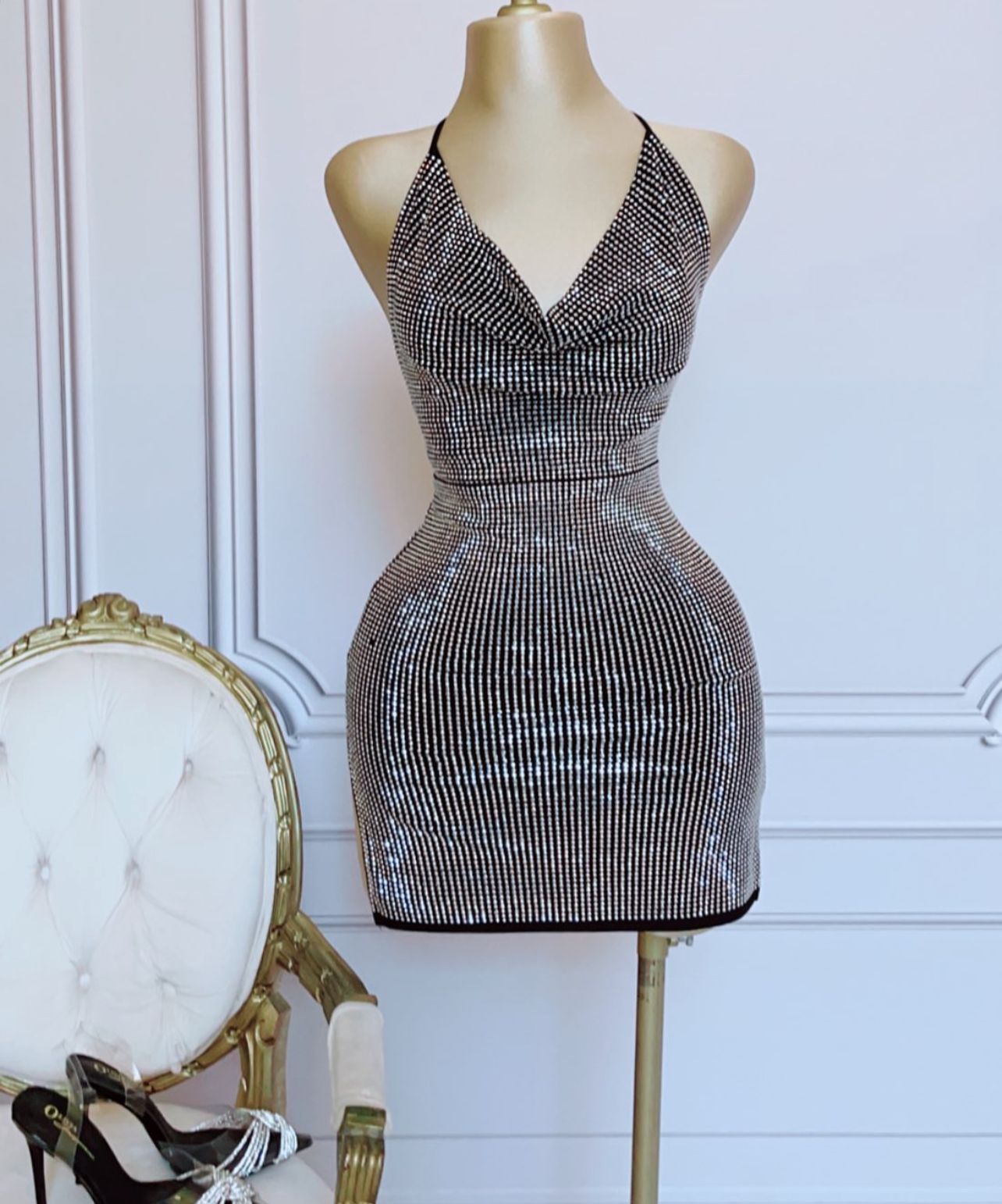 Vestido Negro Piedras Halter