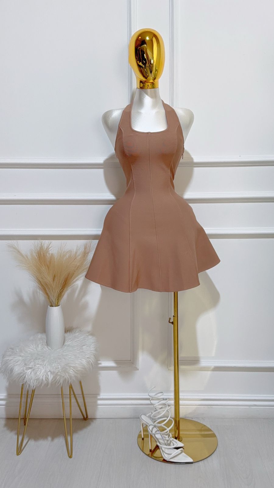 Vestido Corto Bandage Escote Mocca