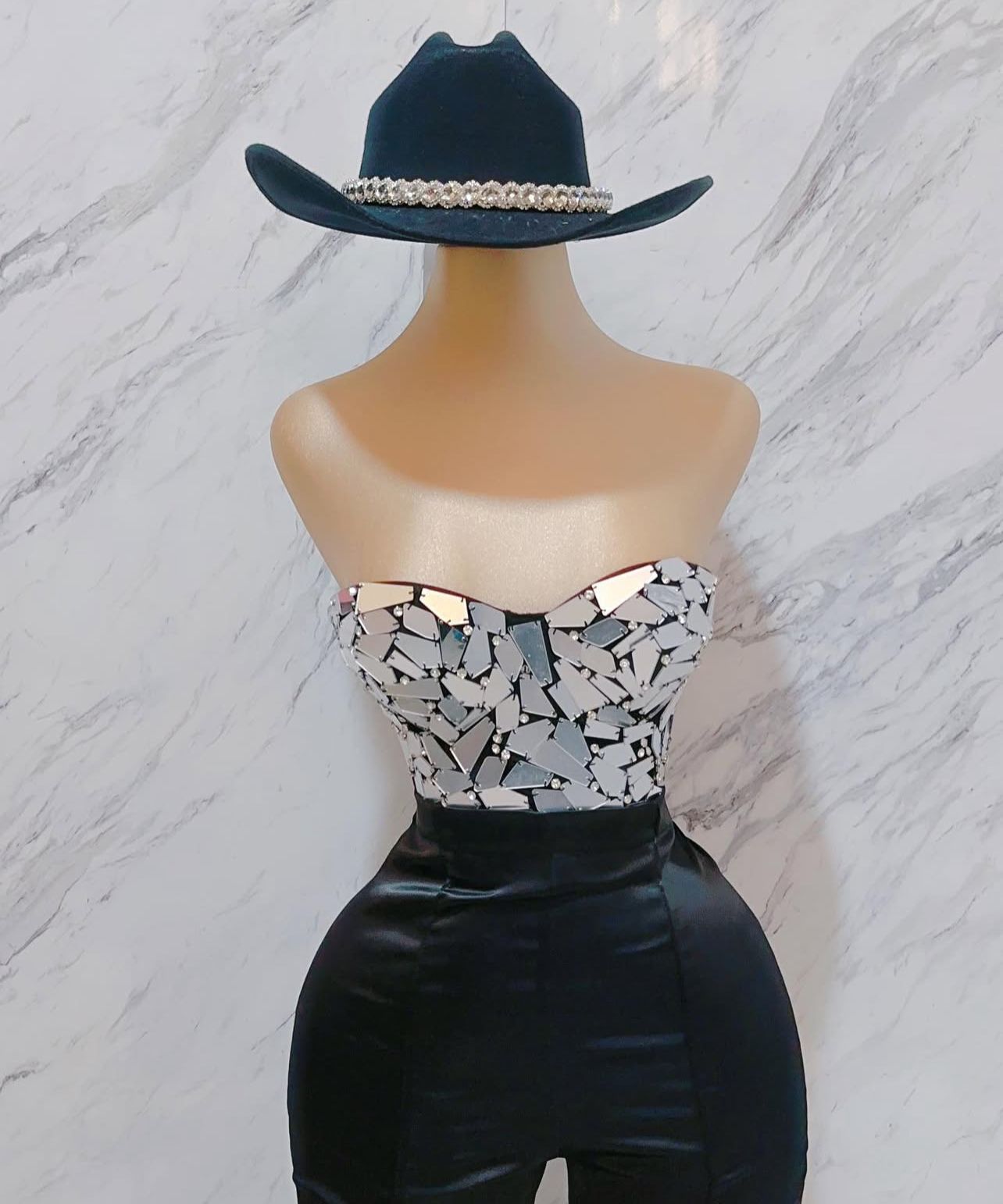 Top Negro Detalles Plateados