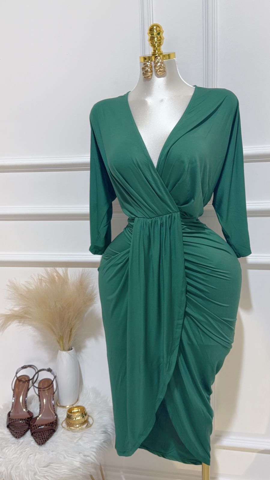 Vestido Verde Con Abertura