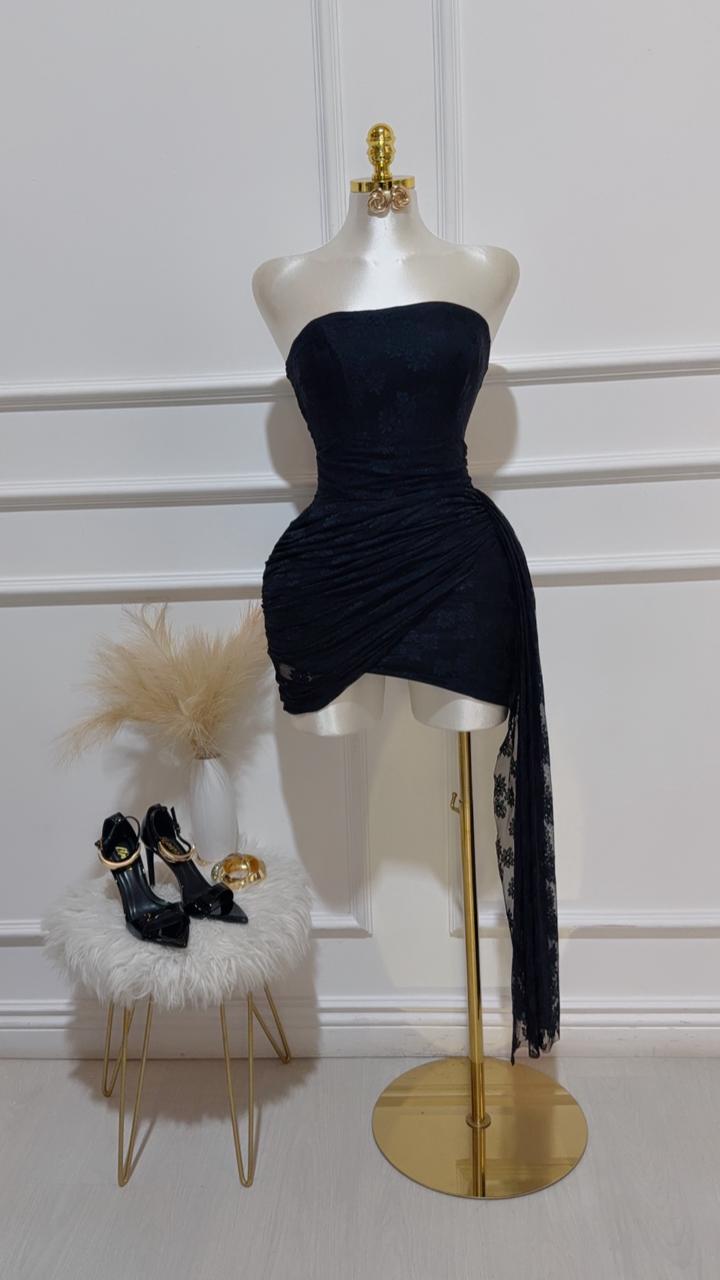 Vestido Corto Detalles Lazo Negro