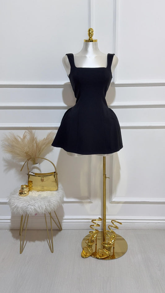 Vestido Cuello Barco Espalda