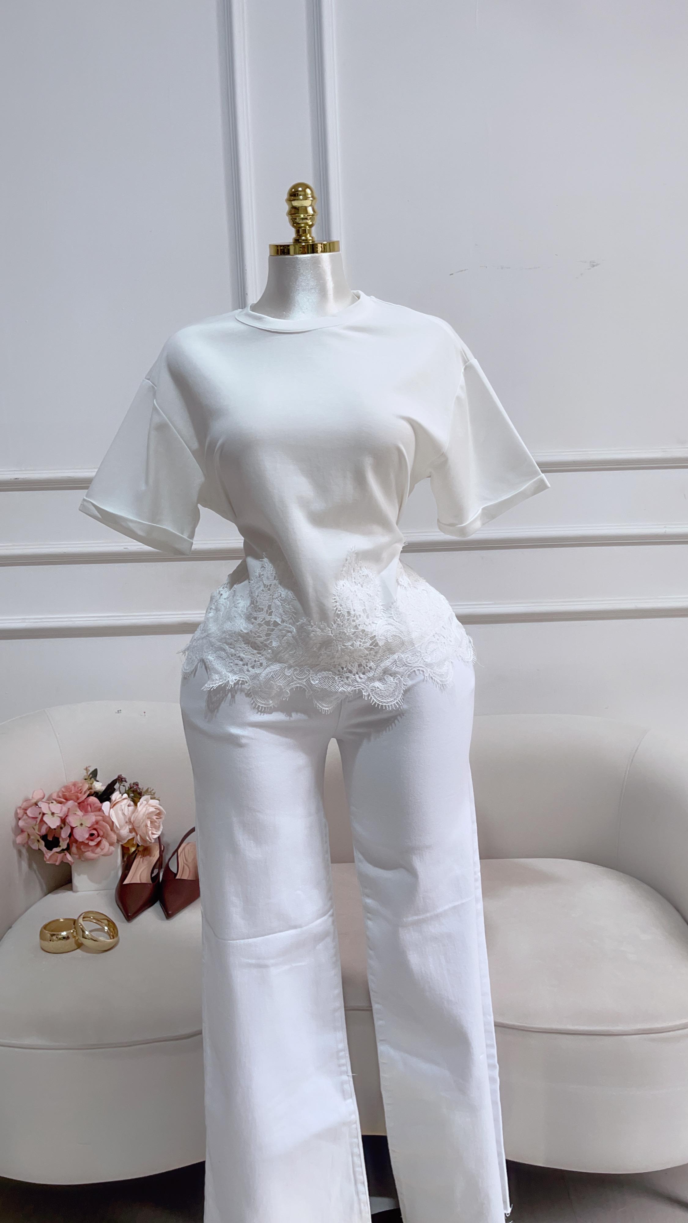 BLUSA BLANCA MANGA CORTA CON ENCAJE