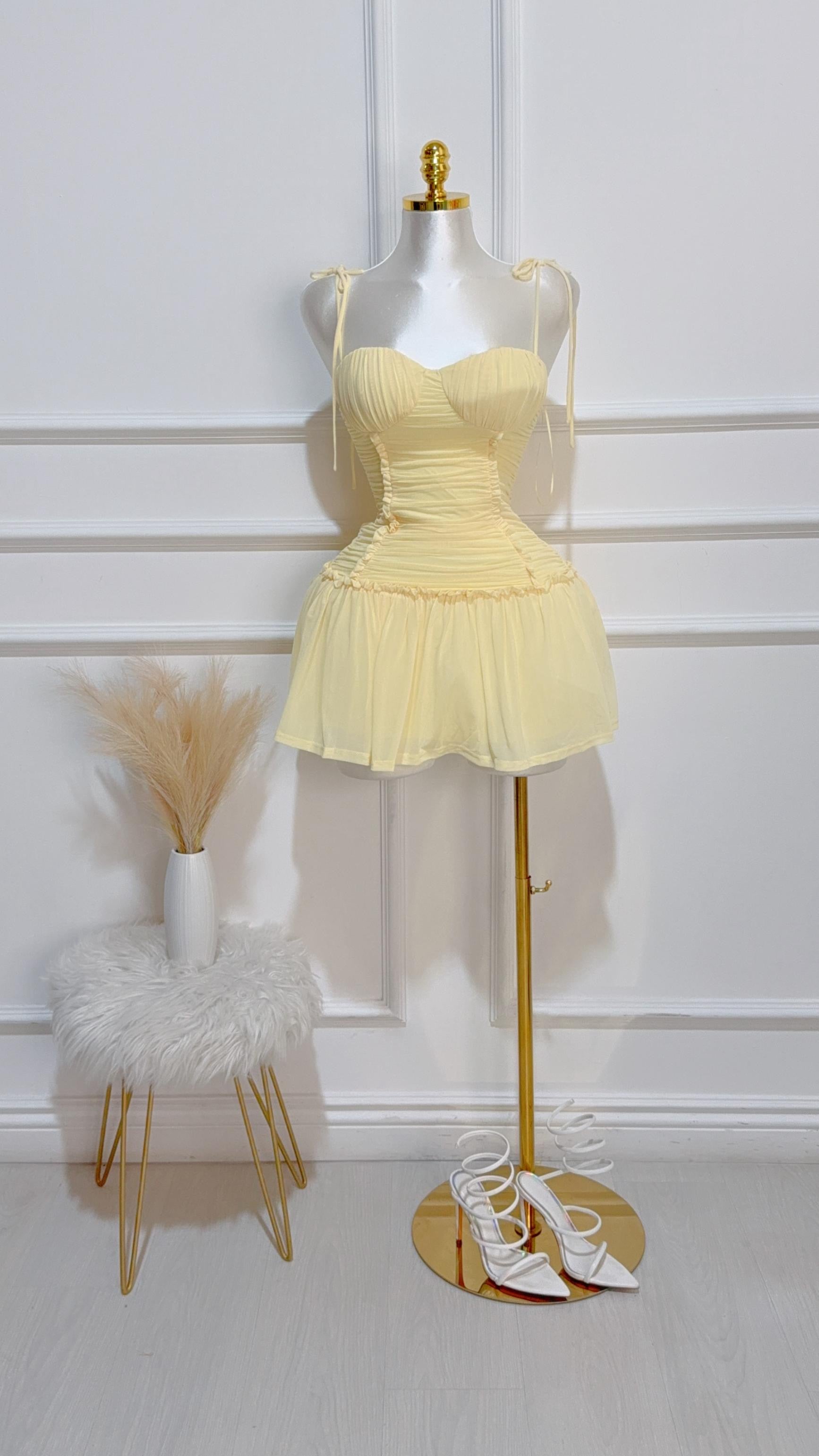 Vestido Fruncido detalle Volante Amarillo