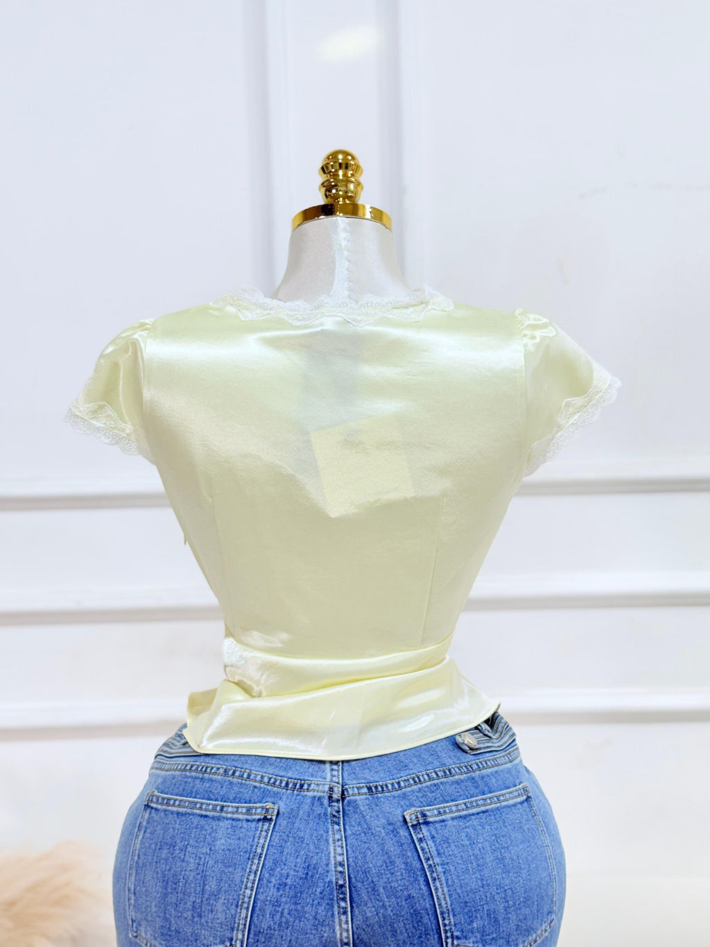 BLUSA AMARILLA CORTE V