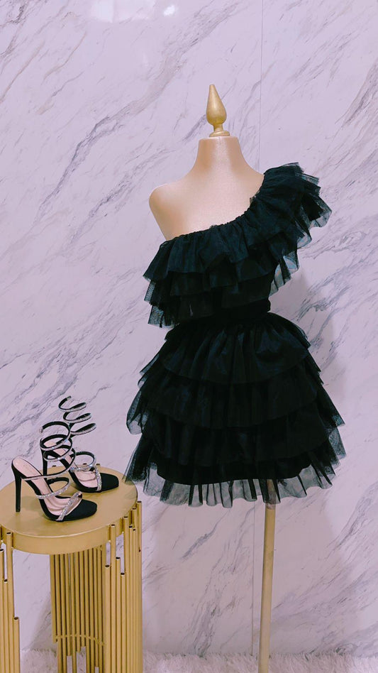 Vestido Negro Corto Una Manga