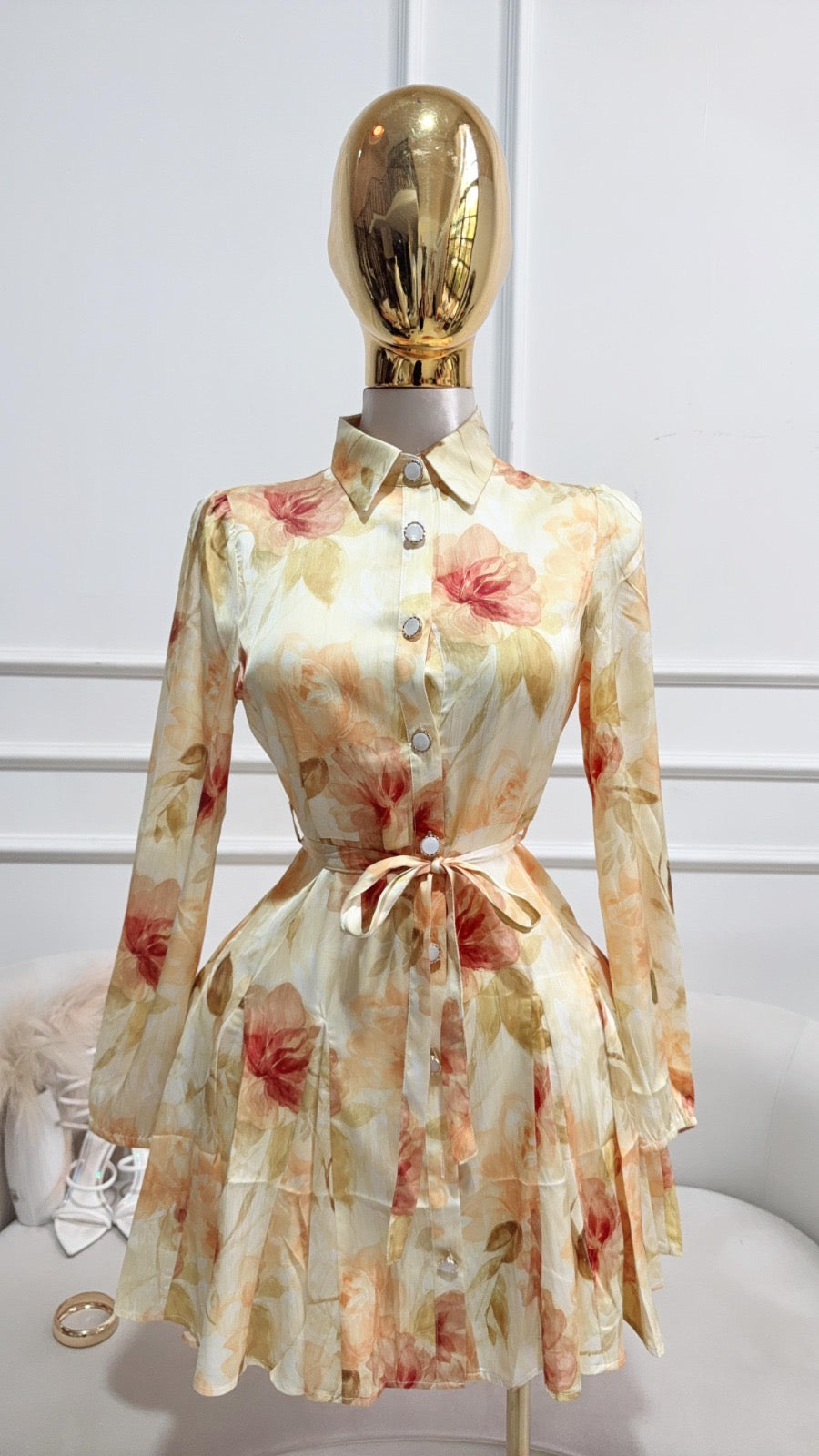 VESTIDO CORTO ROSA FLOREADO MANGA LARGA