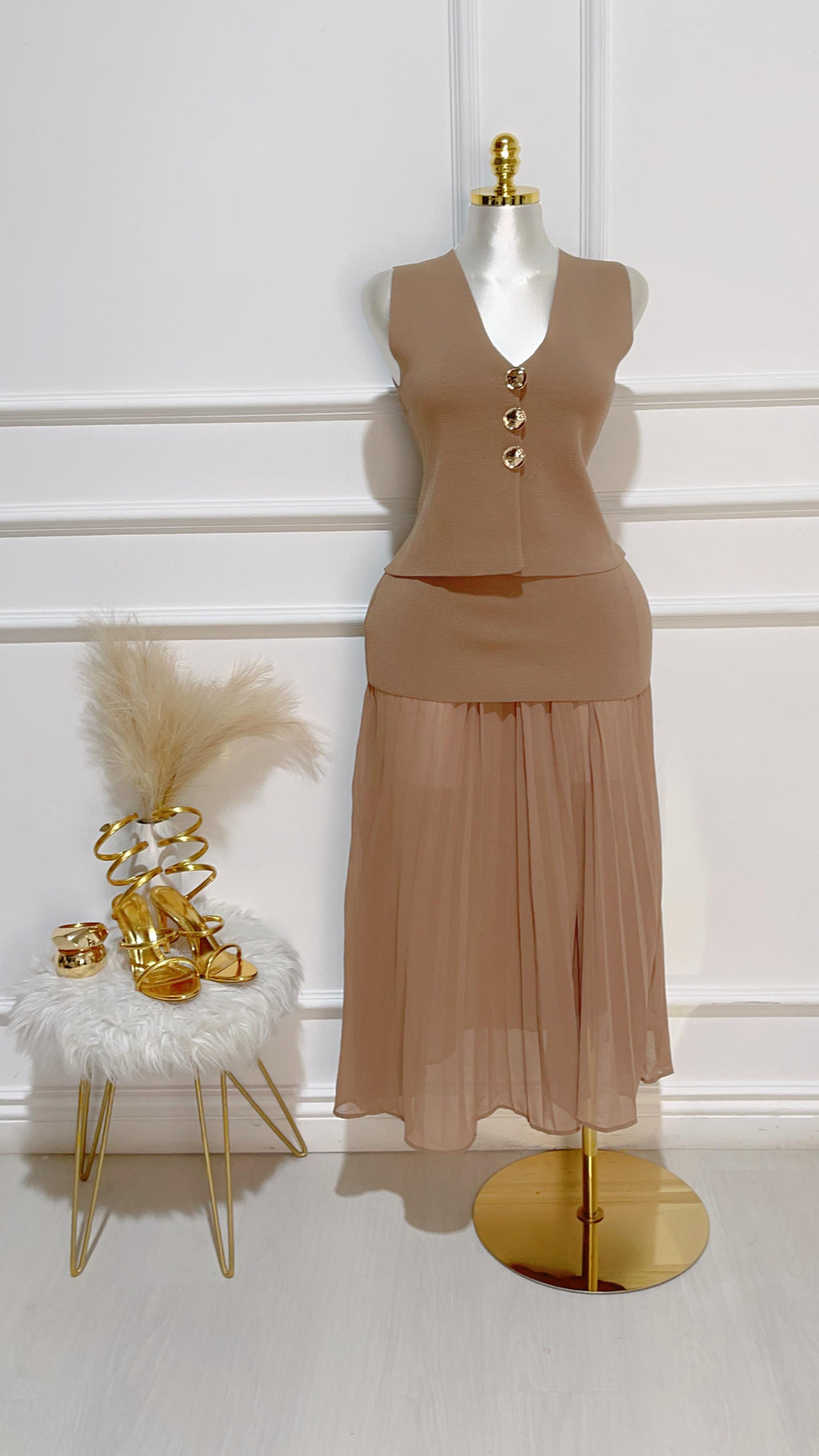 Set Chaleco Falda Larga Camel