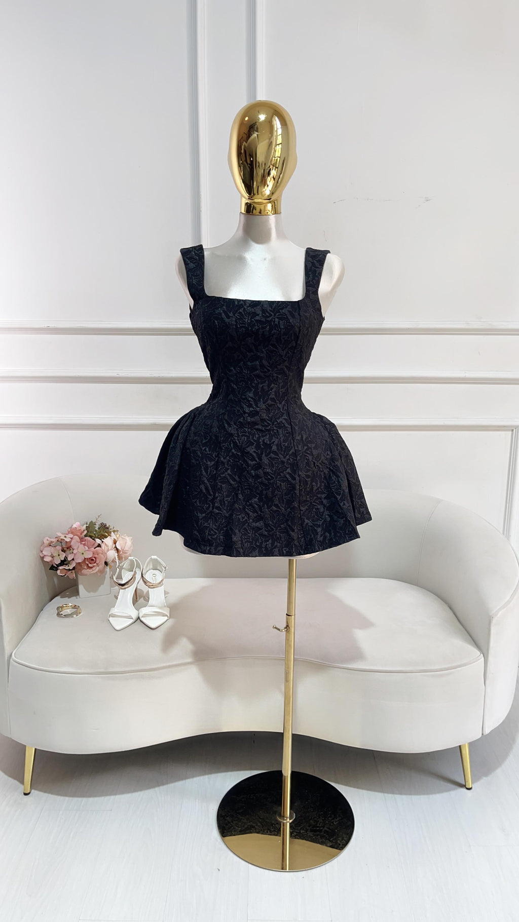VESTIDO NEGRO CORTO TIRANTES