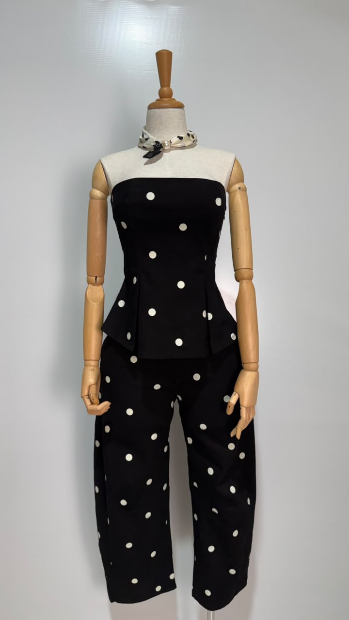 CONJUNTO NEGRO PUNTOS BLANCOS