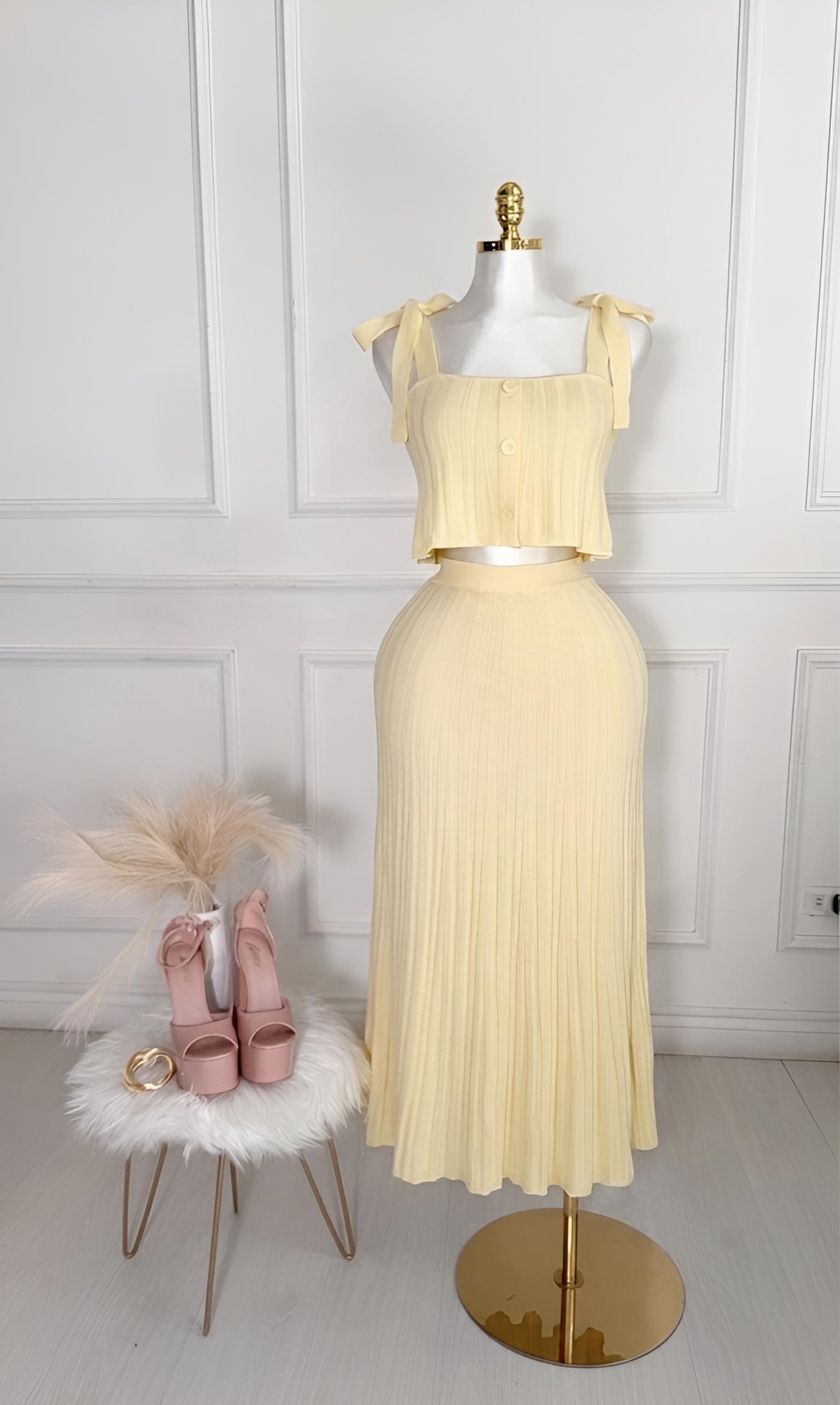 CONJUNTO FALDA Y BLUSA AMARILLA