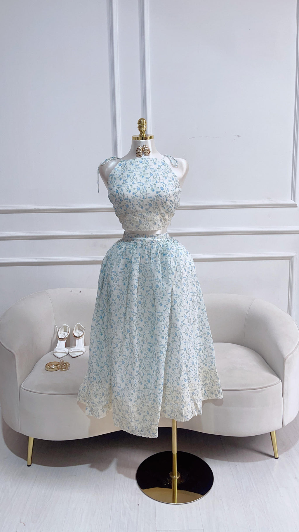 CONJUNTO AZUL FALDA LARGA ORILLA BORDADA