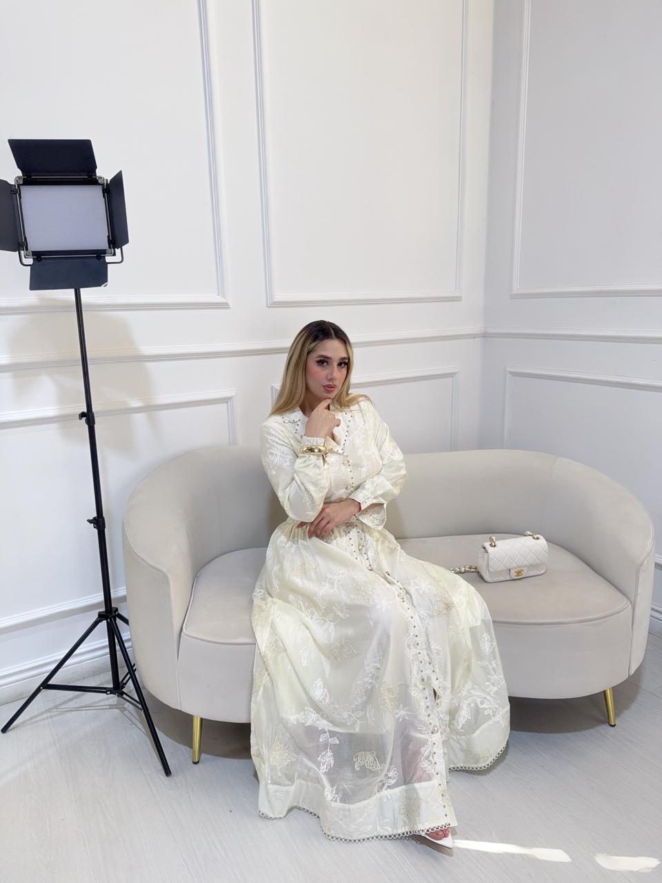 Conjunto Beige Bordado