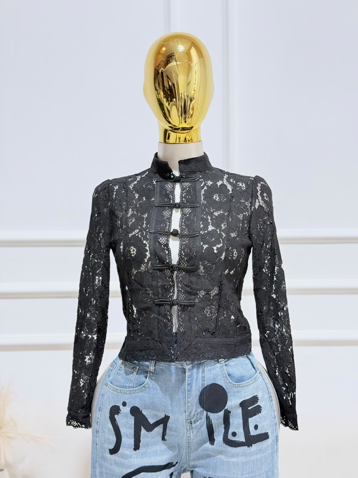 BLUSA NEGRA MANGA LARGA ENCAJE
