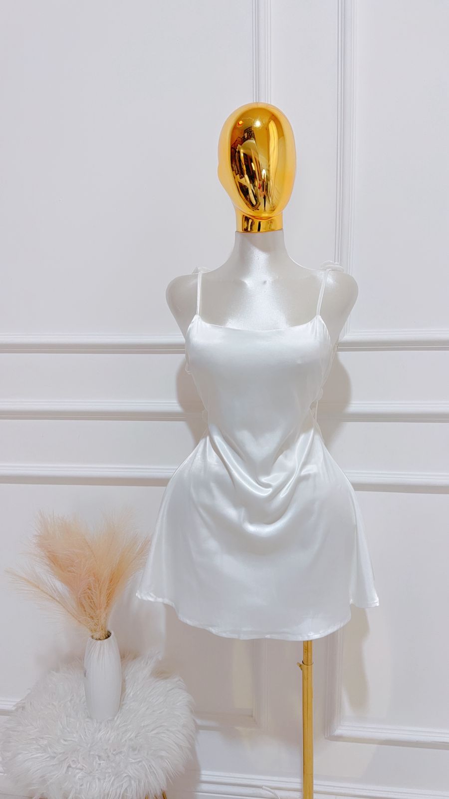 Vestido Satin Detalle Flores 3D