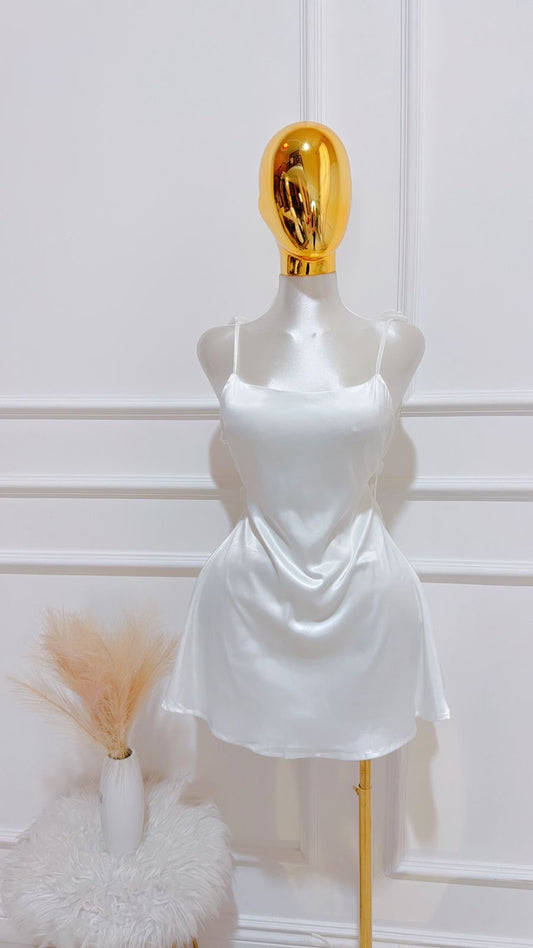 Vestido Satin Detalle Flores 3D
