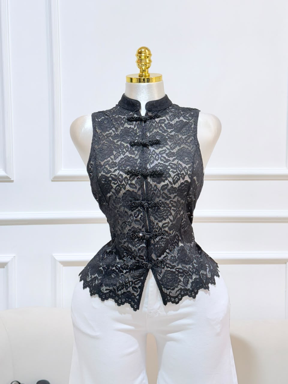 BLUSA NEGRA ENCAJE BRILLOS