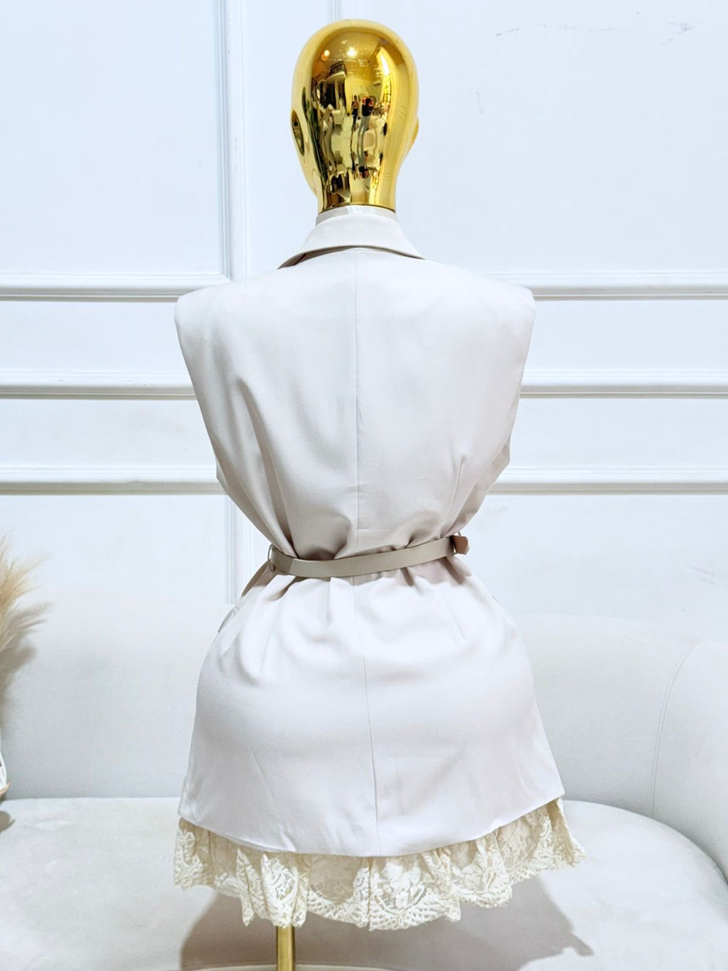 VESTIDO BEIGE BOTONES CINTO