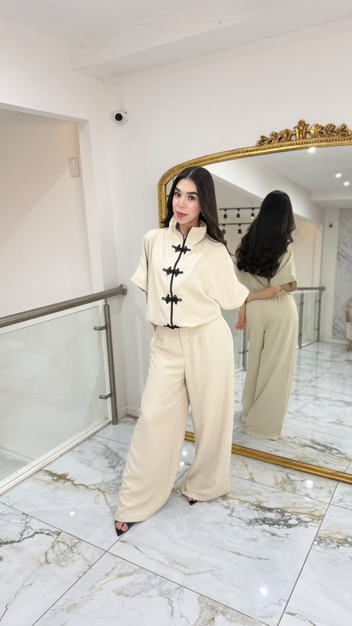 Conjunto blanco moños negros