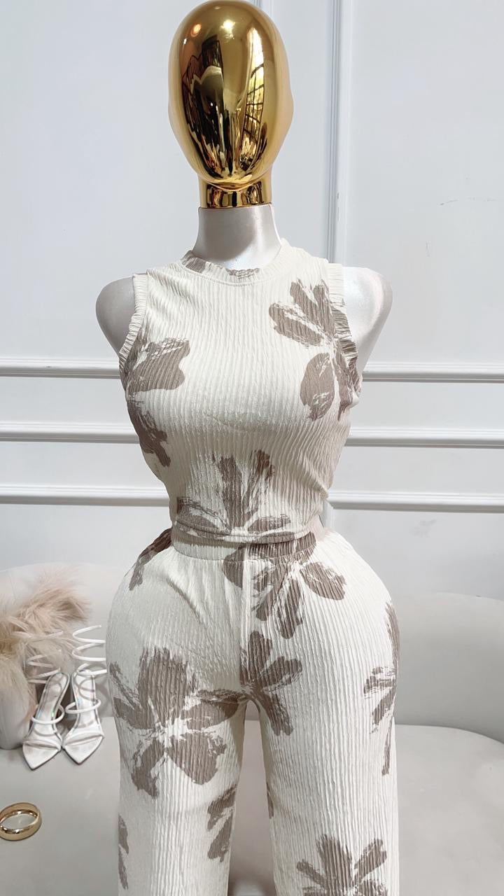 CONJUNTO PANTALON FLOREADO BLANCO CÁLIDO