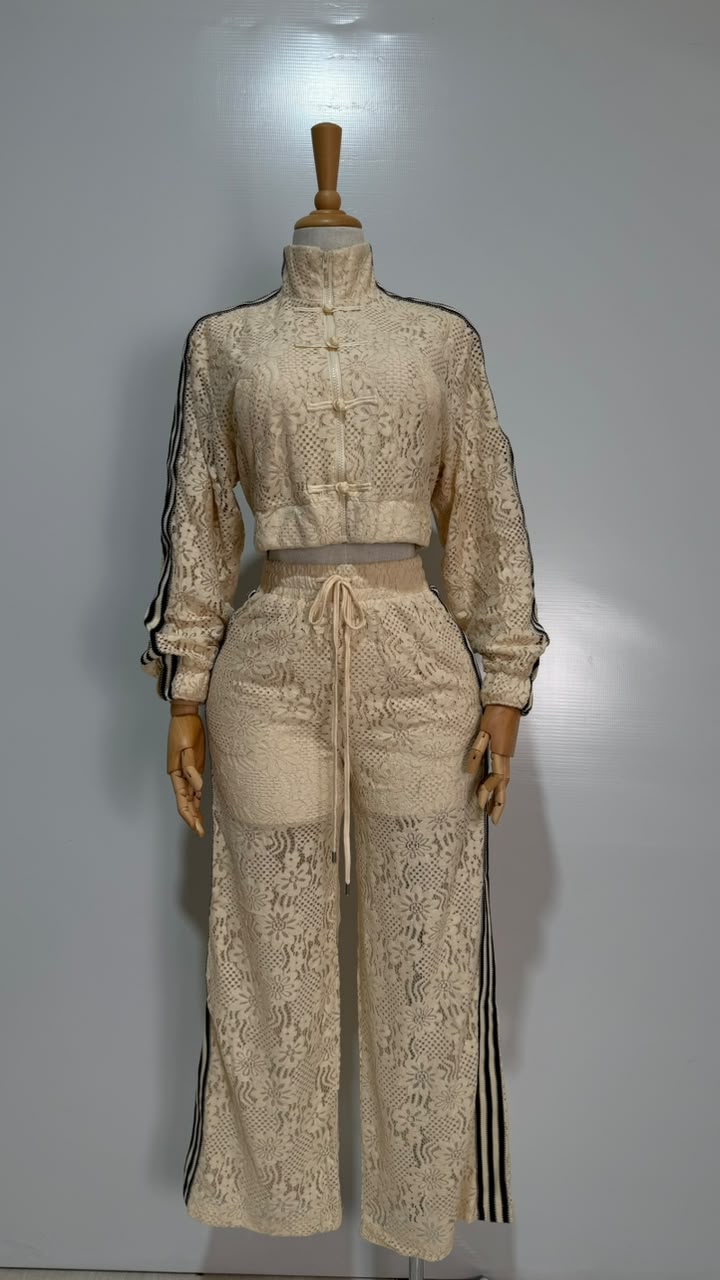CONJUNTO BEIGE ENCAJE NEGRO