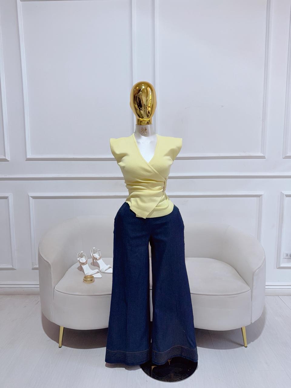 BLUSA AMARILLA CRUZADA CON HEBILLA