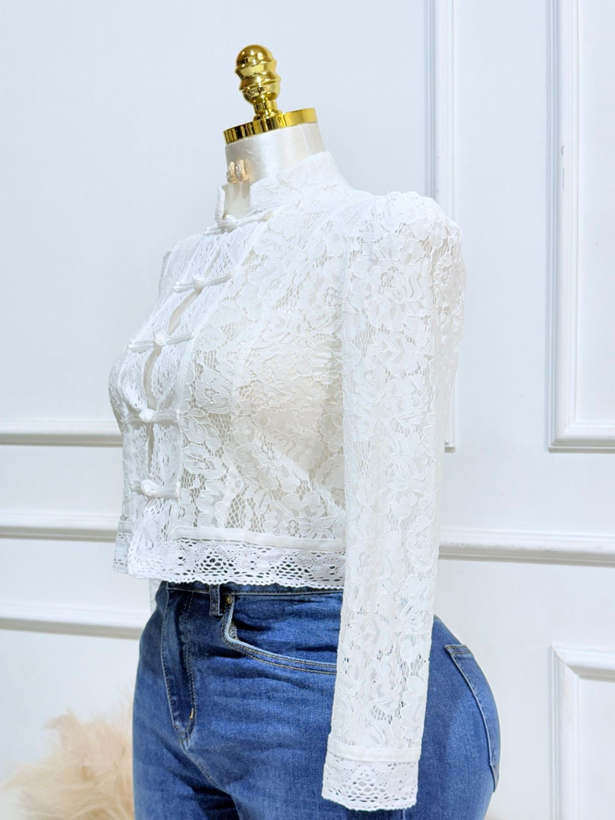 BLUSA BLANCA ENCAJE MANGA LARGA
