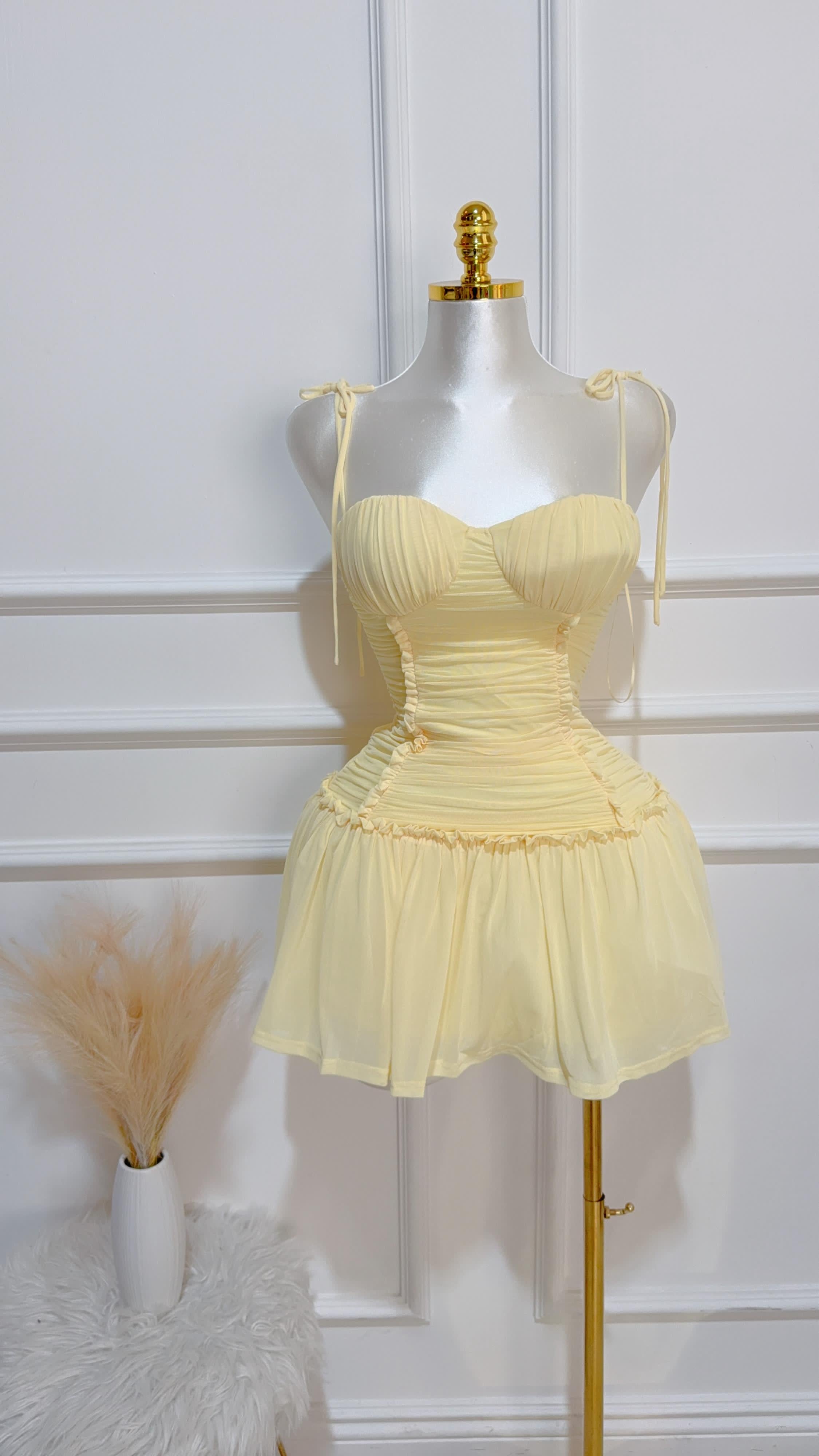 Vestido Fruncido detalle Volante Amarillo