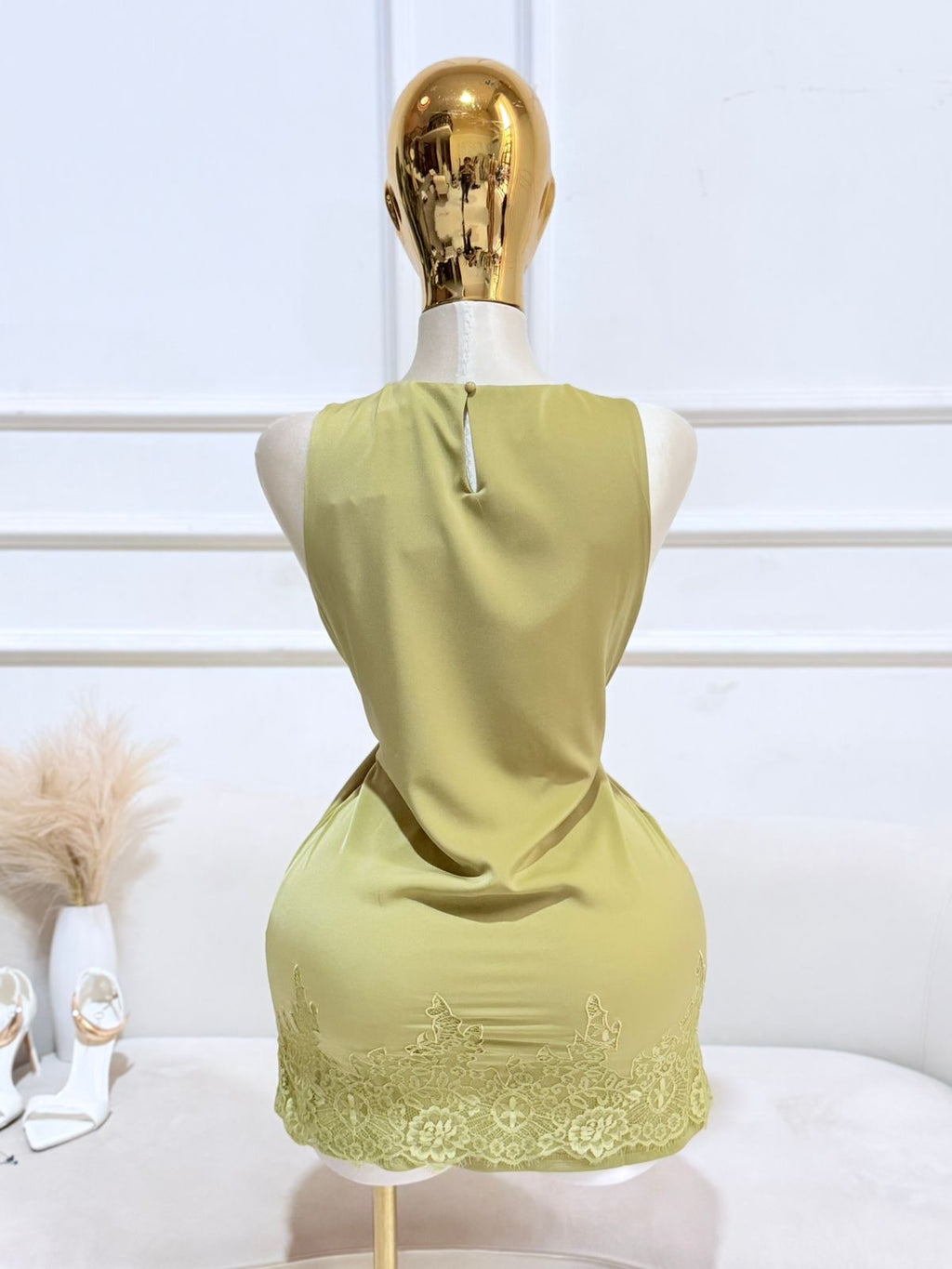 VESTIDO VERDE CORTO ENCAJE