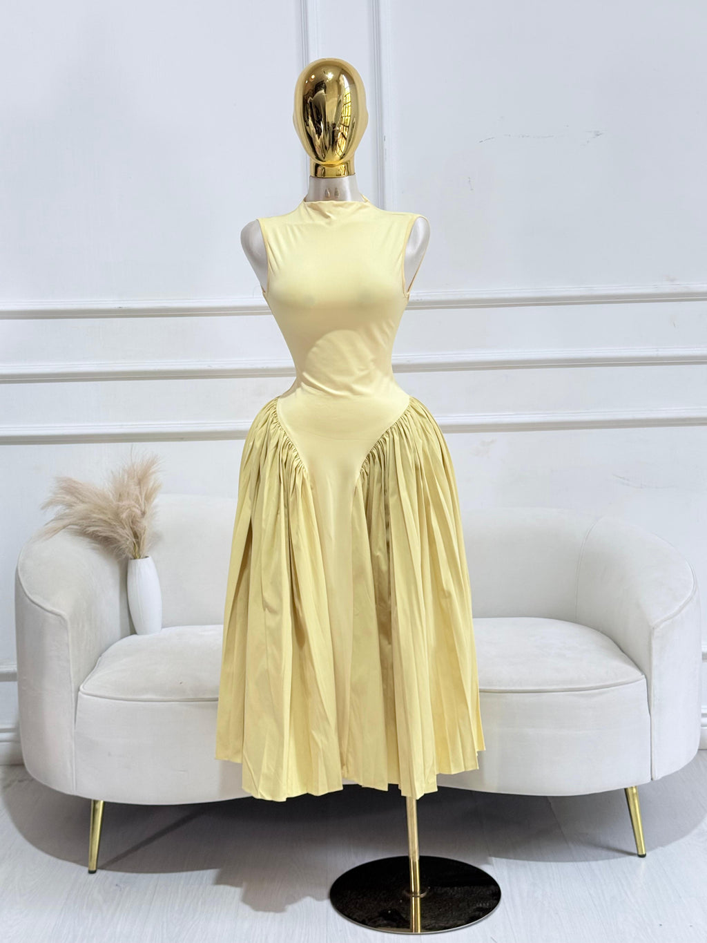 VESTIDO AMARILLO LARGO HALTER