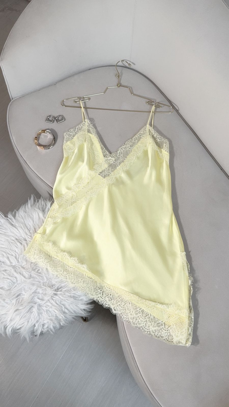 Blusa Amarilla Satin Encaje