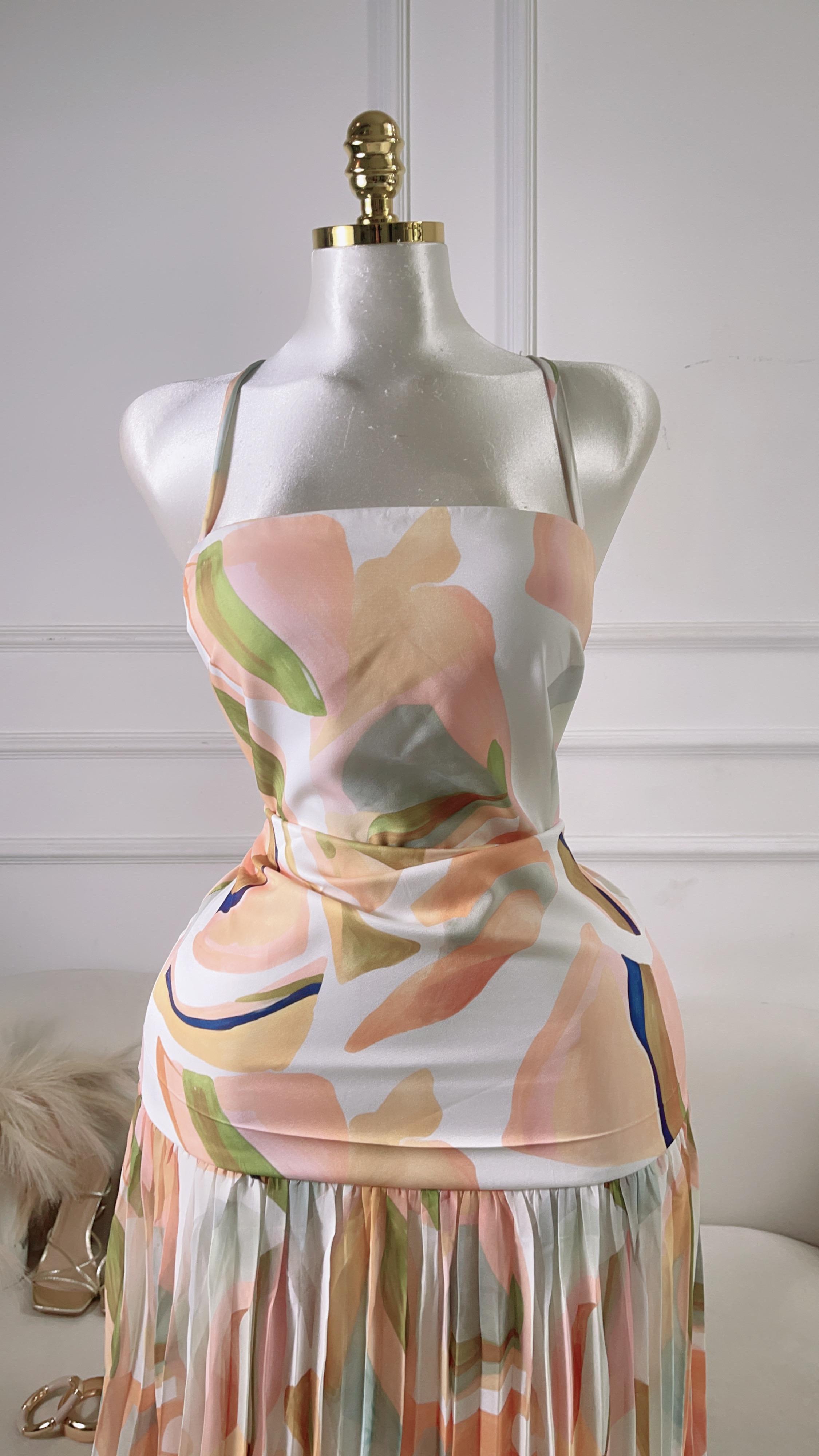 VESTIDO CON COPAS