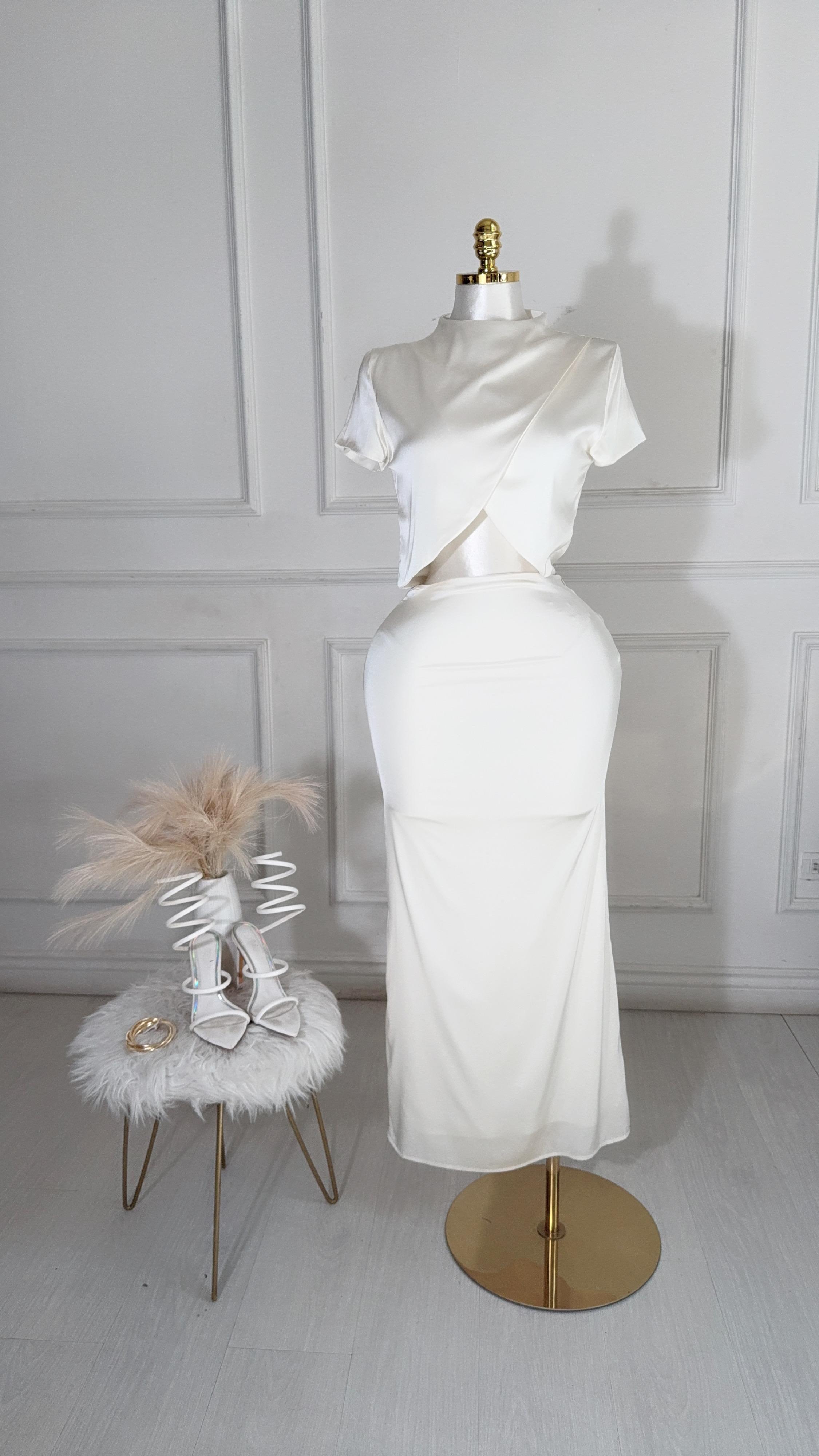 CONJUNTO BEIGE FALDA LARGA