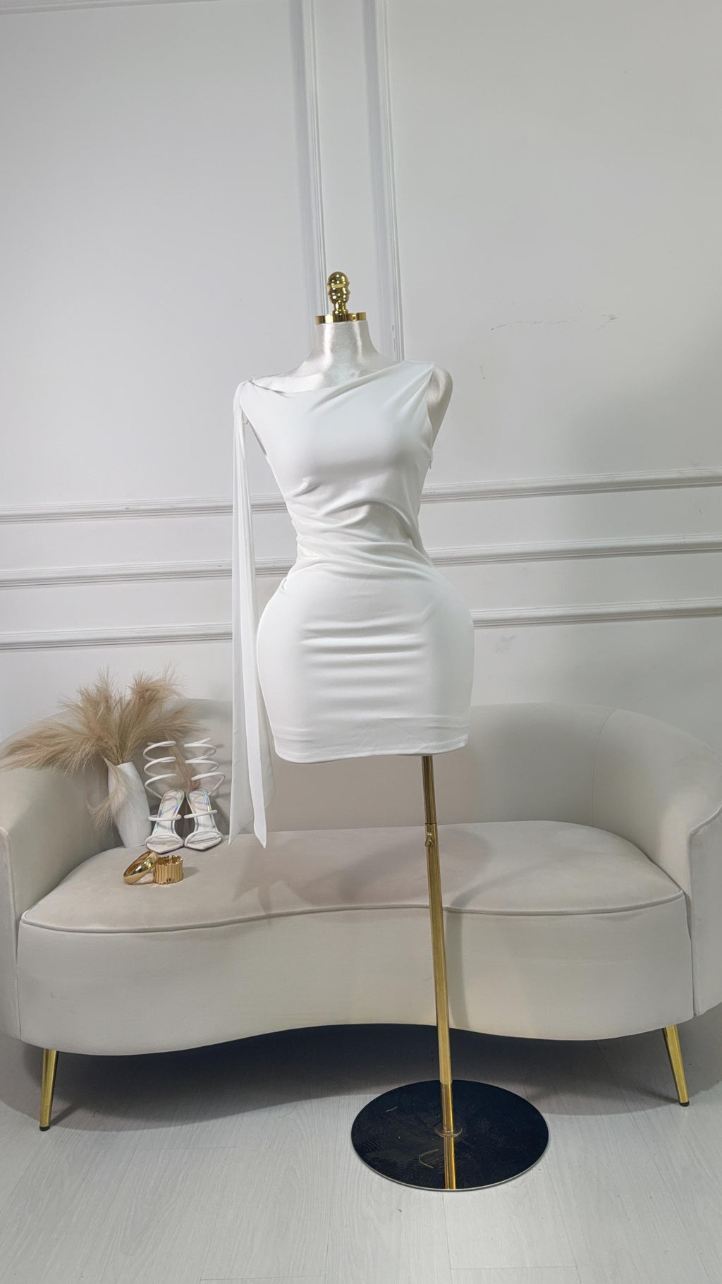 VESTIDO BLANCO CORTO