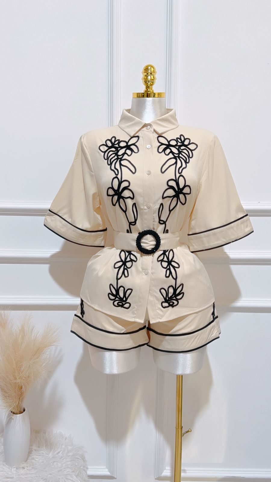 Set Beige Bordado Negro