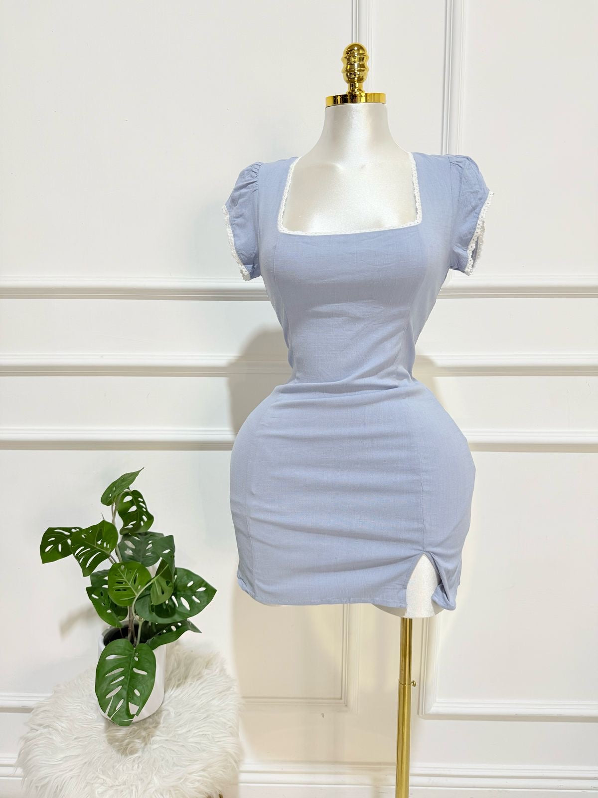 Vestido Corto Abertura Dusty Azul