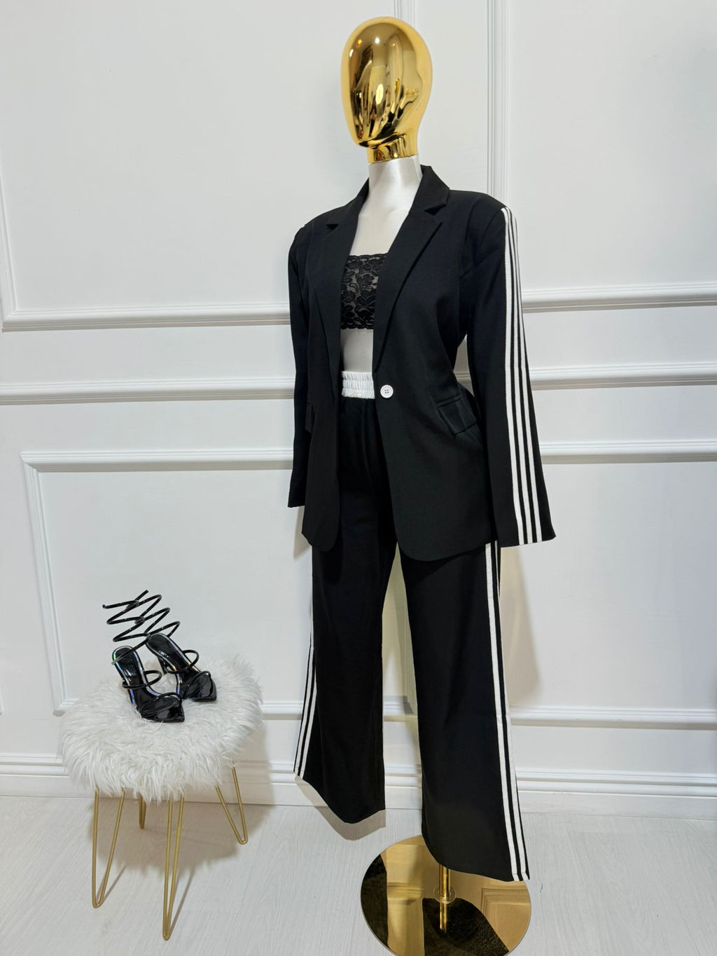 Set Saco Pantalon Negro Raya Blanca