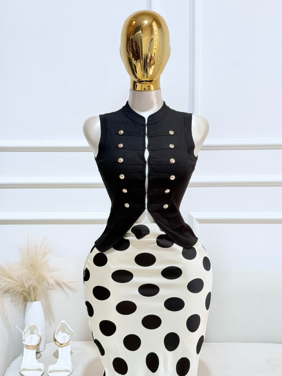 BLUSA BLANCA BOTONES