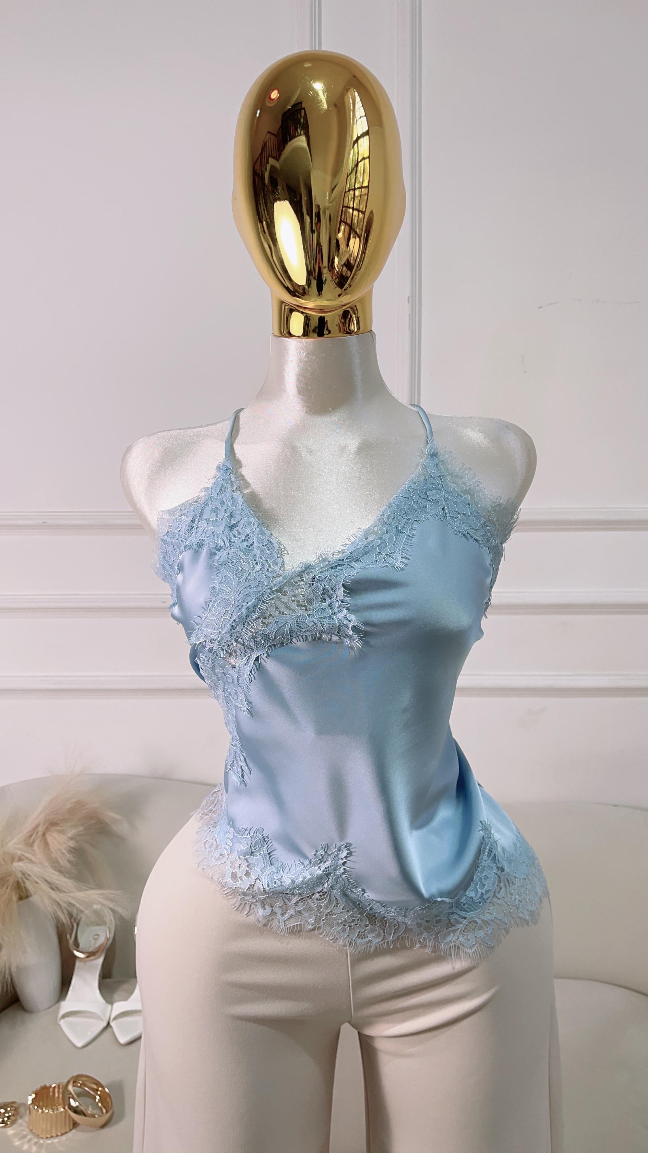 BLUSA AZUL TIRANTES Y ENCAJE