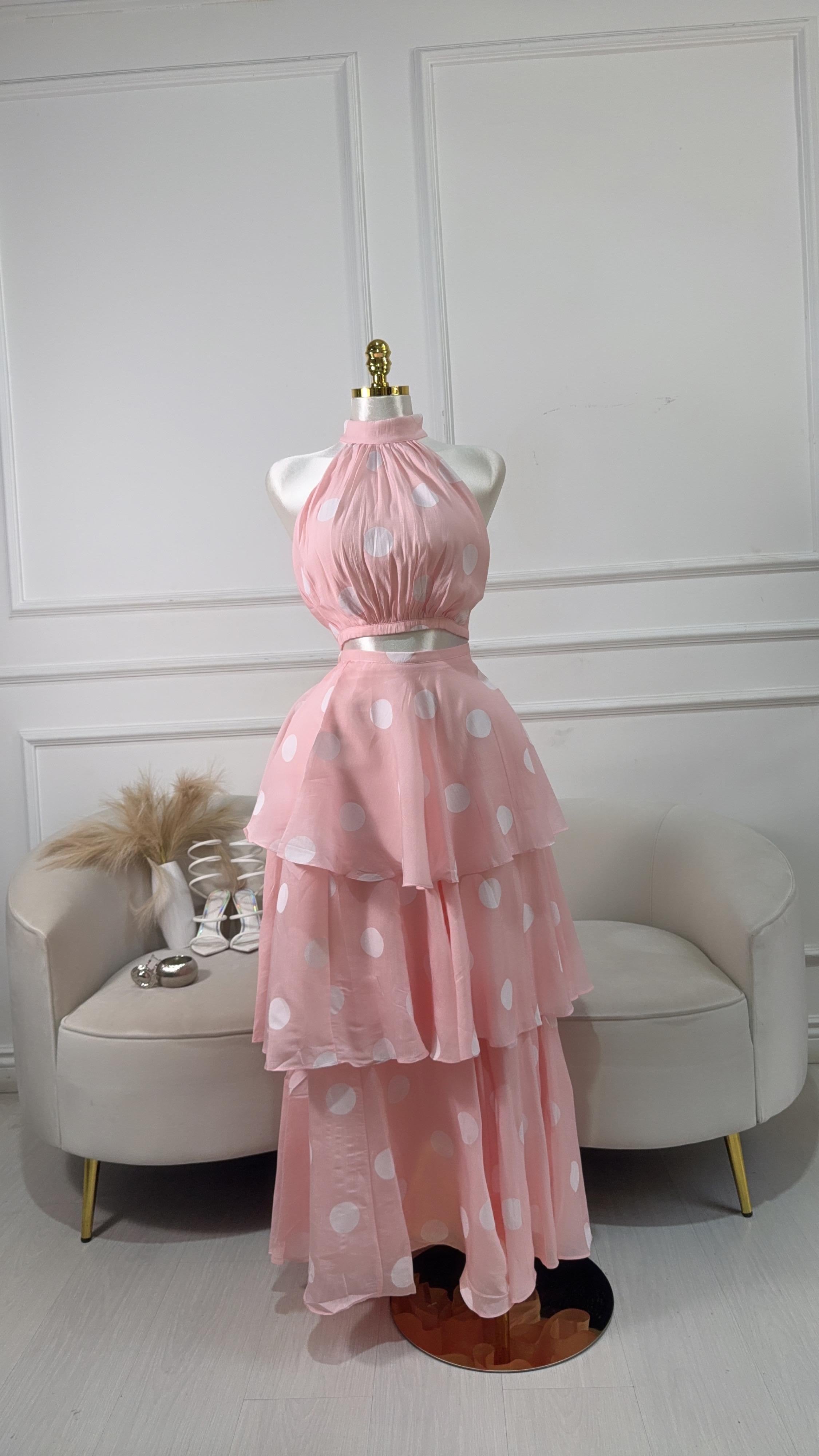 CONJUNTO ROSA FALDA CON BOLITAS BLANCAS