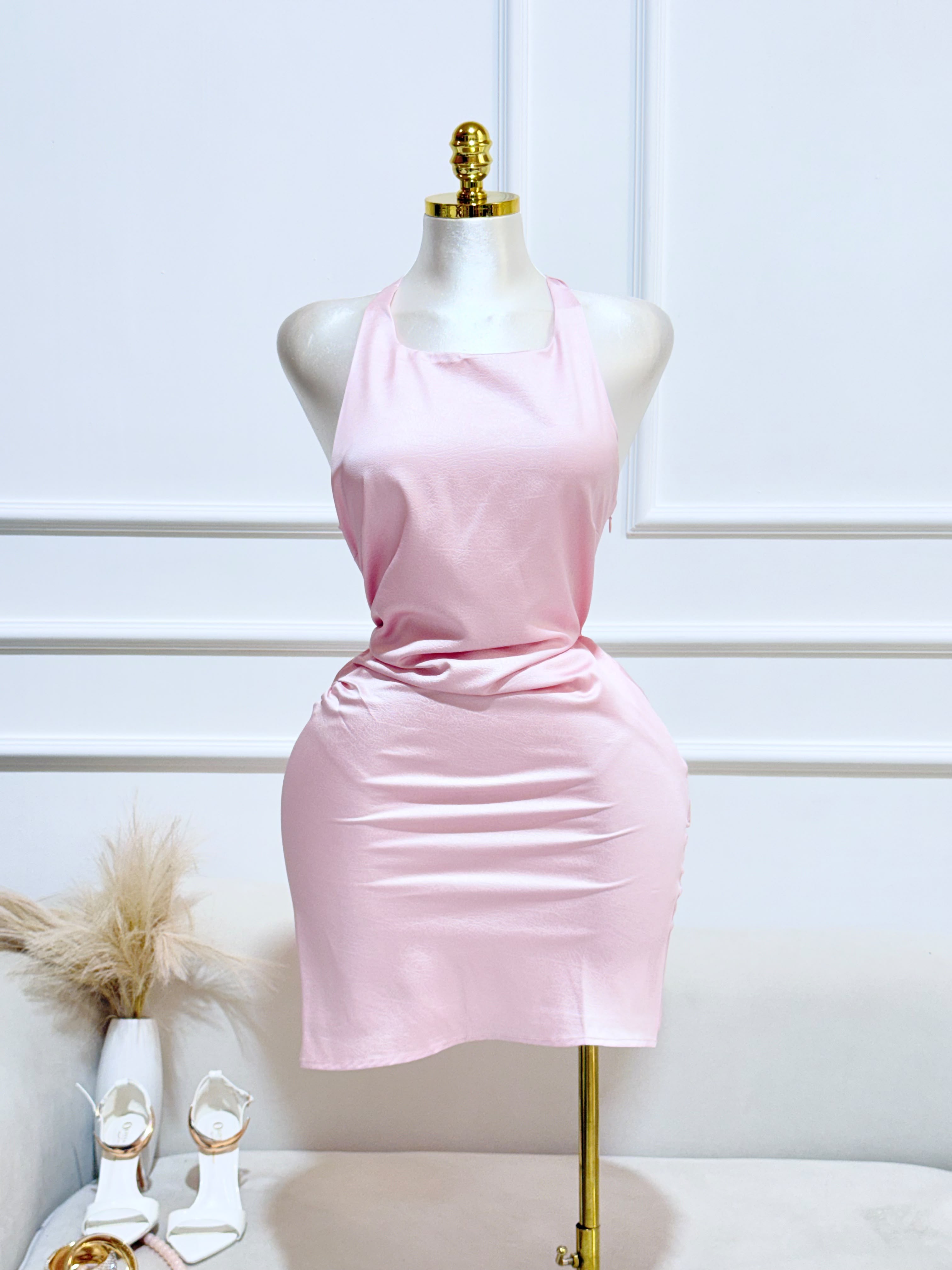 VESTIDO SATIN ROSA CORTO