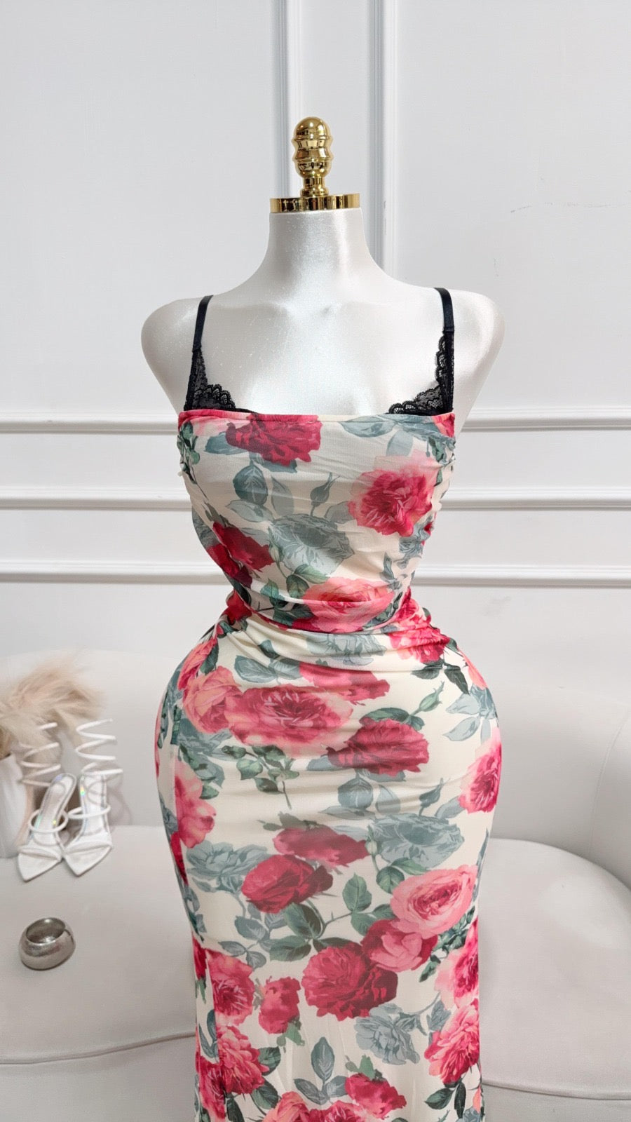 VESTIDO CORRUGADO FLORES LARGO ENCAJE