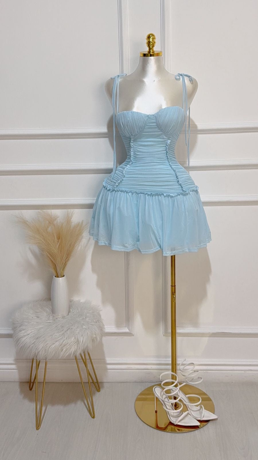 Vestido Fruncido detalle Volante Azul