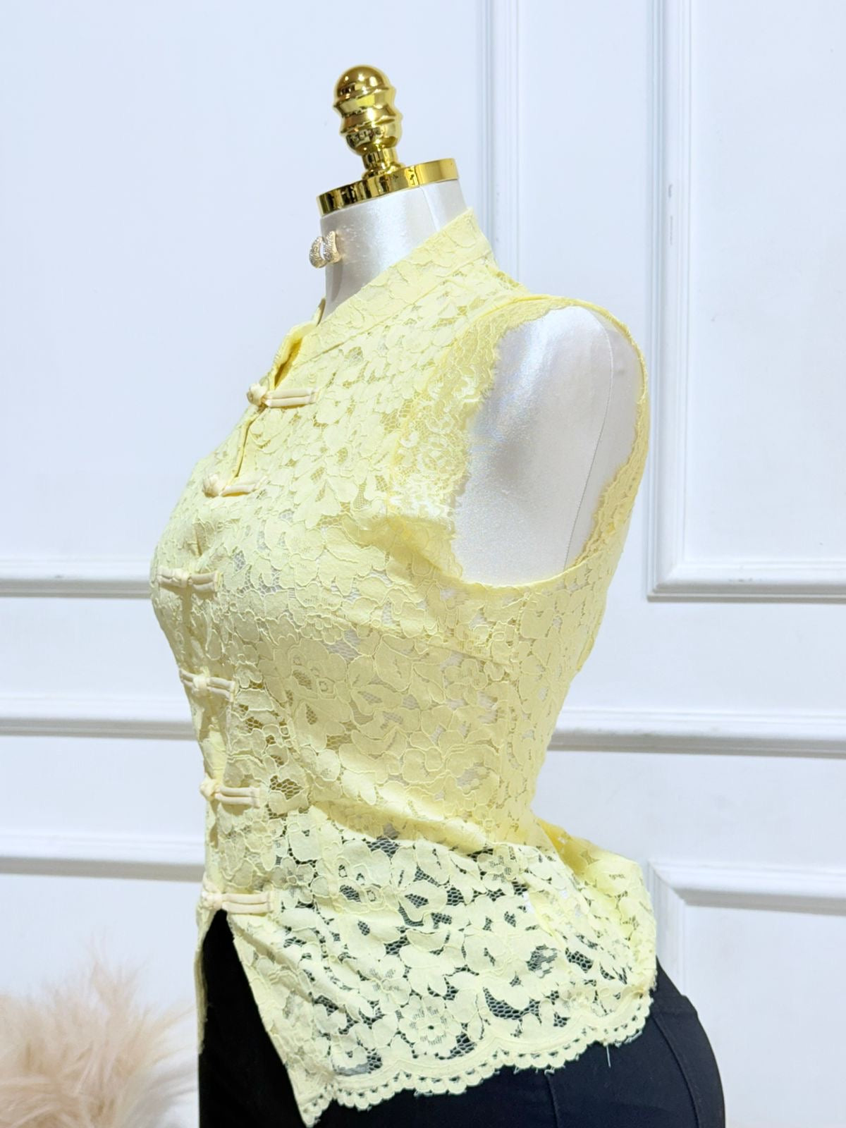 BLUSA AMARILLA ENCAJE