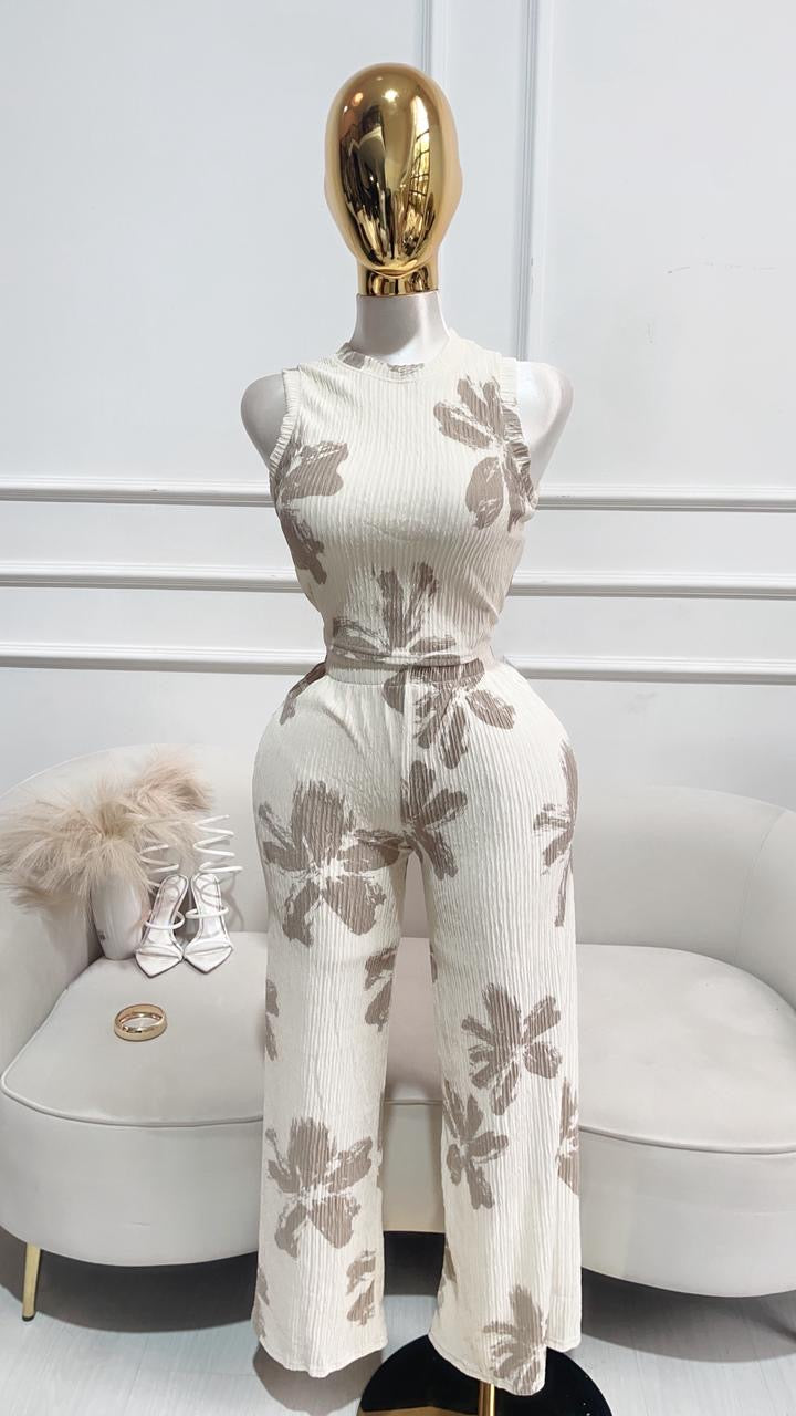 CONJUNTO PANTALON FLOREADO BLANCO CÁLIDO