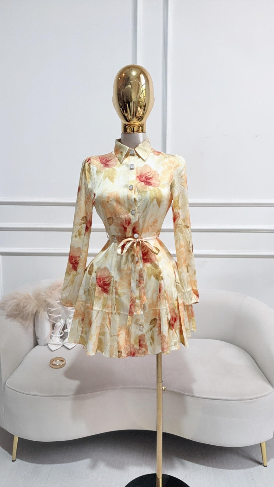 VESTIDO CORTO ROSA FLOREADO MANGA LARGA