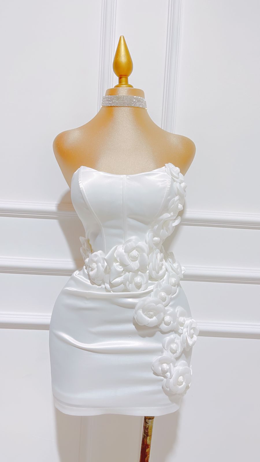 Vestido Corto Blanco Flores 3D