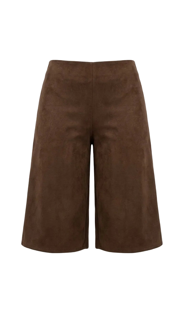 Short largo cafe ancho